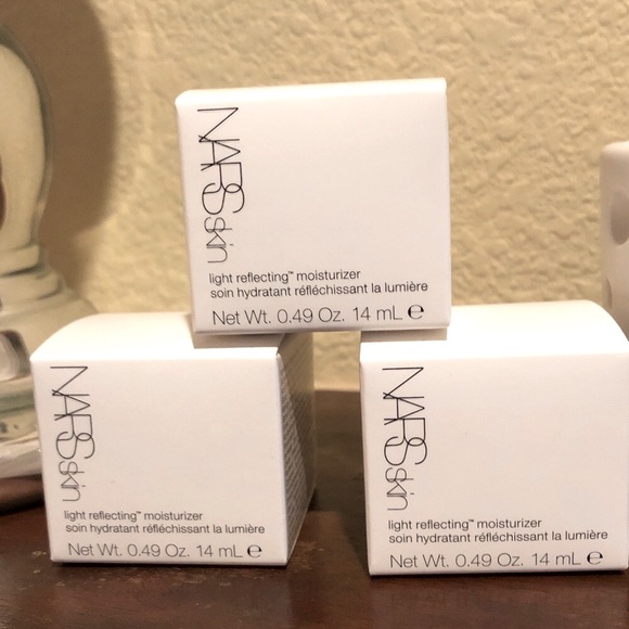 NARS Skin Light Reflecting Moisturizer Cream - Picture 1 of 10